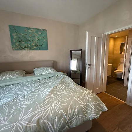 Deluxe Xl-hibiscus Apartment *